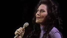 Loretta Lynn - Coal Miner's Daughter (Live On The Ed Sullivan Show, May 30, 1971)