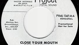 The Free Design - Close Your Mouth (It's Christmas) / Christmas Is The Day