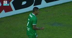 Gol do Juventude! Edson Carioca cruza na área e Erick Farias se joga na bola para abrir o placar, aos 19 do 1º