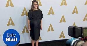 Natalie Portman shows off baby belly at 2017 Oscars luncheon - Daily Mail