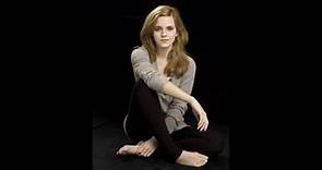Feet of Emma Watson shoe size 7