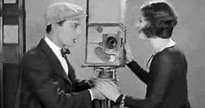 Buster Keaton - The Cameraman - Love Scene