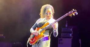 Rhonda Smith on bass - Prince / Jeff Beck