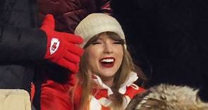 Taylor Swift's a Swag Surfer! All About the Chiefs Fun Game Day Dance