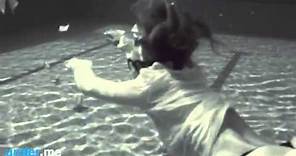 Bar Refaeli Under Water Under.me Video