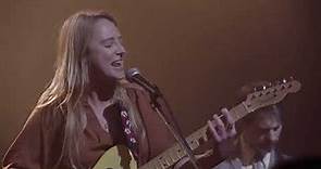 Lissie Performs 'Wild West' on Twin Peaks: The Return (5 year airing anniversary)