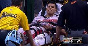 Machado injures knee, exits on stretcher