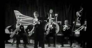 Louis Armstrong- I Cover The Waterfront