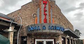 Willie’s Ice House (good burgers). Spring, Texas