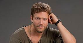 Who is actor Jon Cor Married to? Wife, Height, Net Worth, Wiki