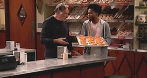 Watch Superior Donuts Season 1 Episode 2: Superior Donuts - What's the Big Idea? – Full show on Paramount Plus