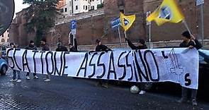 Scattone, striscione fascista al Liceo Cavour