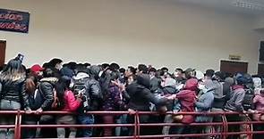Ocho alumnos mueren al caerse desde un cuarto piso en una asamblea universitaria en Bolivia