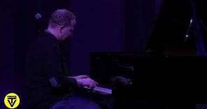 Craig Taborn in “Piano solo”
