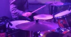 Here’s Jim White, working the drums in the only way he knows how (brilliantly, a’course). From a show in Brussels a few months back! You can hear more of Jim’s playing via his new single, “Names Make the Name” out now — link in bio to listen! | Drag City Records