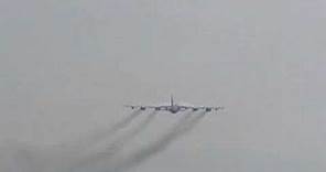 B52 High speed fly by.