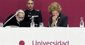 La reina emérita Sofía se emociona en un acto de la Universidad Camilo José Cela