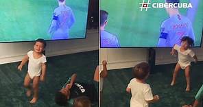 Los hijos de Cristiano Ronaldo celebran emocionados un gol de su papá