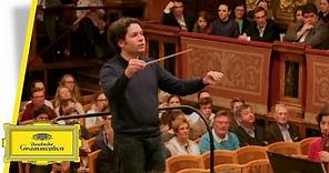 Gustavo Dudamel - Mussorgsky - Pictures At An Exhibition (Trailer)