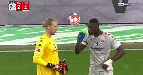 Moussa Niakhate Breaks his Fast During Bundesliga Game