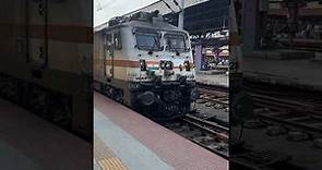 Arrival of Howrah-Mumbai (Geetanjali Express) 🚊🚊 #indianrailways