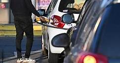 Le prix de l’essence moins cher, les accises en hausse