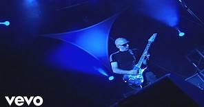 Joe Satriani - Flying in a Blue Dream (Live In Concert)