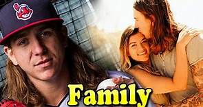 Mike Clevinger Family With Daughter and Girlfriend Monica Ceraolo 2020