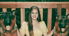 YOUNG AND BEAUTIFUL (EN ESPAÑOL) - Lana Del Rey - LETRAS.COM