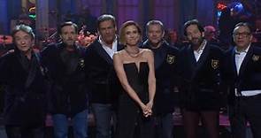 Saturday Night Live: Kristen Wiig Receives 'Five-Timers' Jacket From Ryan Gosling; Deets Inside