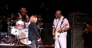 Young guitar player Nathan Gill, 11 years old, Plays the Blues with Buddy Guy