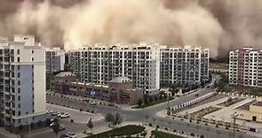 Huge sandstorm engulfs city in China