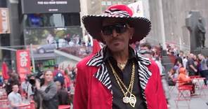 Antonio Fargas Gives Out Hugs From Huggy Bear In Times Square | COZI TV