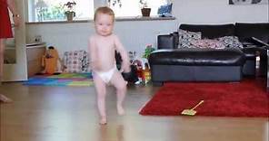 Dancing baby shows off adorable moves