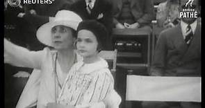 Grace Coolidge, wife of Calvin Coolidge, takes young girl to circus (1928)