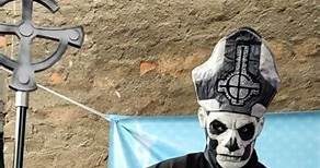 Papa Emeritus de Ghost #cosplay en la Sugoi Alley 2023
