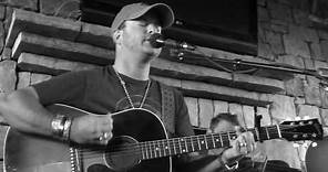 Wade Bowen - Who I am (Acoustic) | TXRDR
