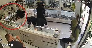 New video shows jewelry store worker shoot at smash-and-grab suspects