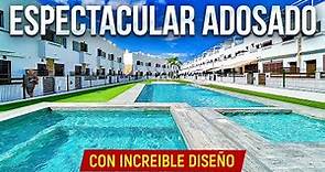 Adosado en Torrevieja en urbanizacion exclusiva con preciosa piscina