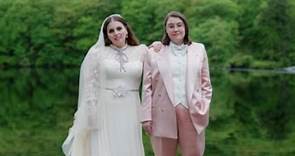 Beanie Feldstein marries Bonnie-Chance Roberts