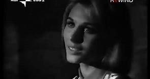 Paola Pitagora canta “Quando passo dalle parti tue” nell’ottava puntata di Johnny 7 (1964)
