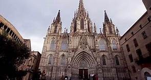 ✓✓ Inside Barcelona Cathedral ! ✓✓