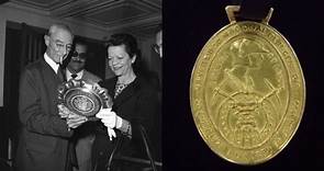 Oppenheimer brindó una conferencia en la UNI en 1962: su medalla fue vendida en ‘El Precio de la Historia’ | RPP Noticias