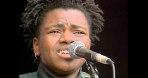 Tracy Chapman - Talkin' About A Revolution (Official Music Video)
