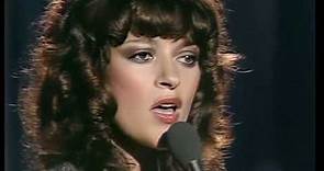 Dana Gillespie -Trains and Boats and Planes on BBC Seaside Special 1975