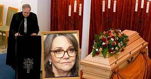 5 minutes ago / R.I.P Actress Sally Field Died on the way to the hospital / Goodbye Sally.