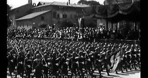 La grande parata militare in Via dell'Impero per la celebrazione della Festa dello Statuto