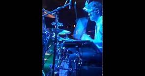 Ira Elliot plays "Hyperspace" with Nada Surf (Complicated Drumming)