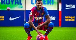 EMERSON ROYAL steps on the Camp Nou for the FIRST TIME!