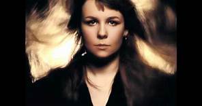Sandy Denny - It Suits Me Well